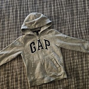 STYLISH Gap Kids Small (6/7) Gray Zip-Up Sweatshirt